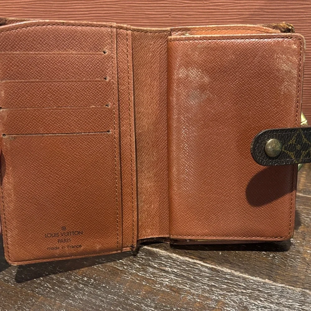 Louis Vuitton Vintage Monogram Kisslock Wallet (c. 1998)